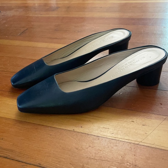 Perfect condition Club Monaco Heels - Picture 3 of 5